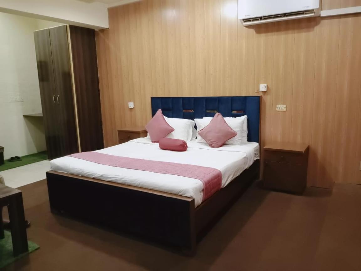 Westin Suites Lahore Rom bilde